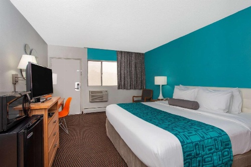 Howard Johnson by Wyndham Colorado Springs image 9